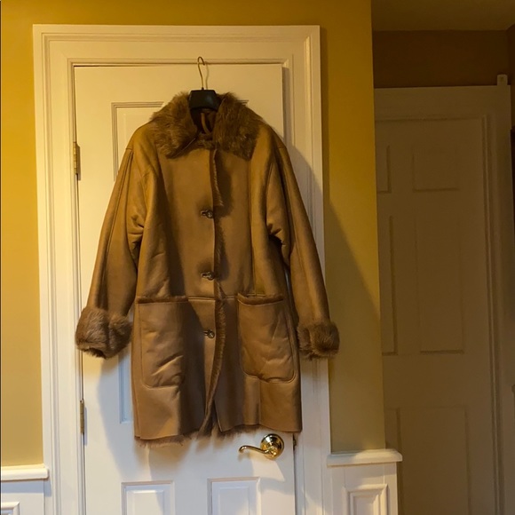 Owen Barry taupe beige shearling lambskin coat - Picture 2 of 6